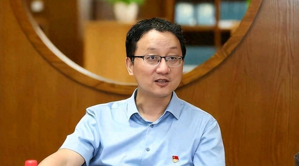 外交部有最新人事调整安排了！引发外媒第一时间的关注！7月29日，德国之声表示，中