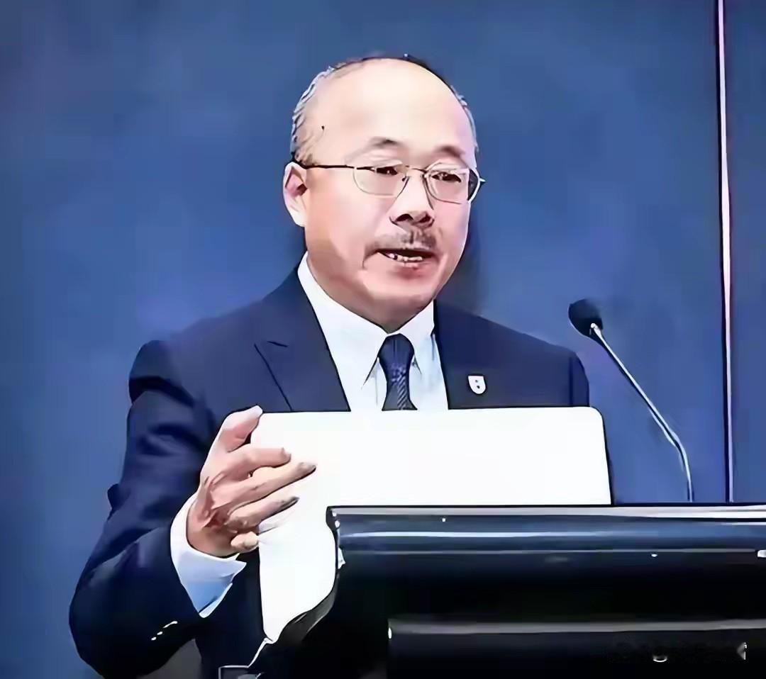 一位在央媒笔杆子，竟然是日本间谍！
董郁玉，北大毕业，多次去日本交流，身居《光明