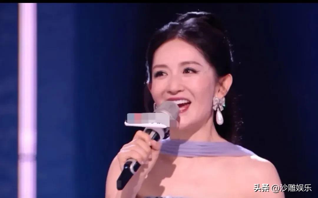 谢娜，突然官宣全国巡演！
 
6月6日晚，整个娱乐圈被谢娜的一条消息炸翻了！
她