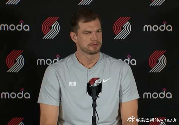 斯普利特 ：杨瀚森 已不用翻译，对他来说今年夏天非常重要开拓者主帅斯普利特赛前盛