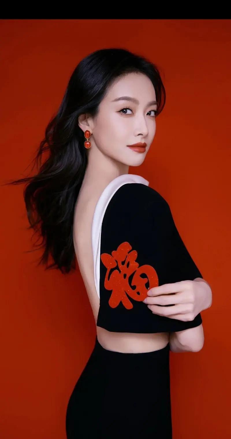 气质女神宋茜
宋茜 宋茜同款 宋茜穿搭 宋茜林西 宋茜代言 宋茜新剧 宋茜舞台