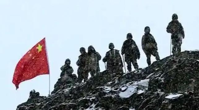 北约几十个国家敢对俄罗斯又打又骂，军援乌克兰、搞经济制裁，恨不得把北极熊按在地上