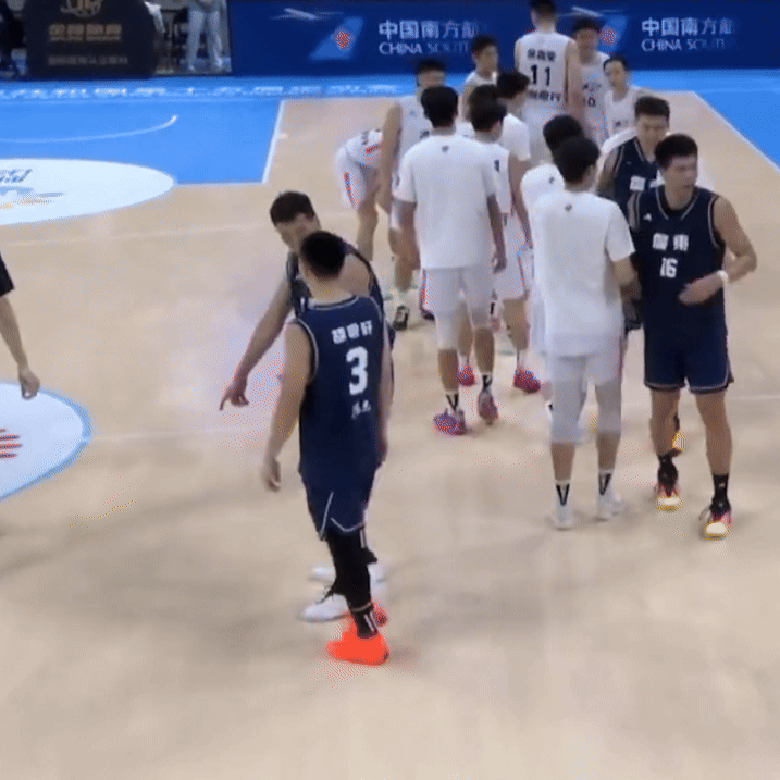 谁让你们这样笑我旺旺的，脸长就不要面子的吗[阴险] ​​​