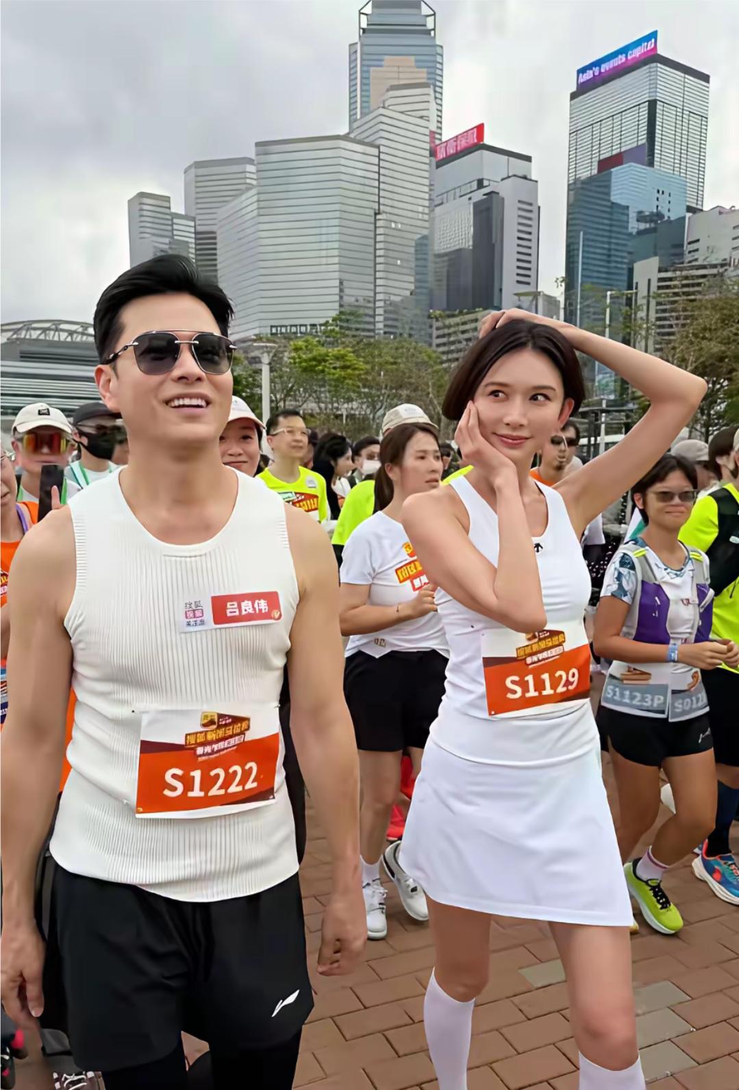 70岁的吕良伟和51岁的林志玲同框，两人相差19岁，可看起没有年龄限制，不得不说