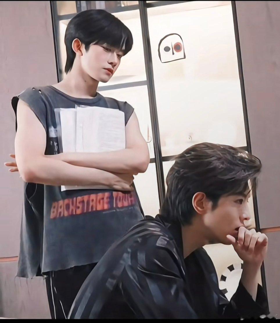 虽然花咏没有看见盛少游为他哭[捂嘴哭]但是黄星看见邱鼎杰哭了🤗 ​​​