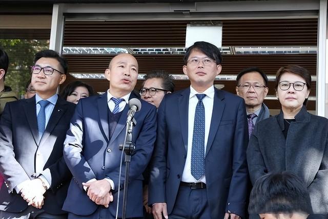 【柯文哲推“黄珊珊选”是暗助韩？韩国瑜回应】民众党关键8席“立委”牵动台立法机构