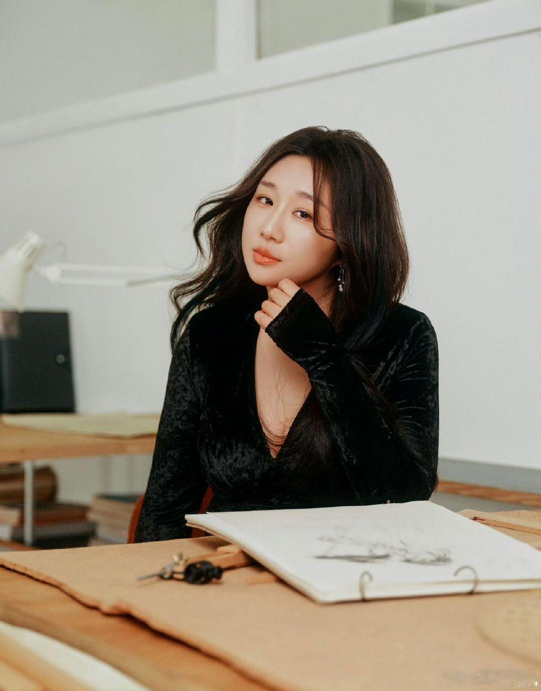 傅首尔瘦了 观众席里，傅首尔瘦了之后很显眼，变化挺大。​ ​​​