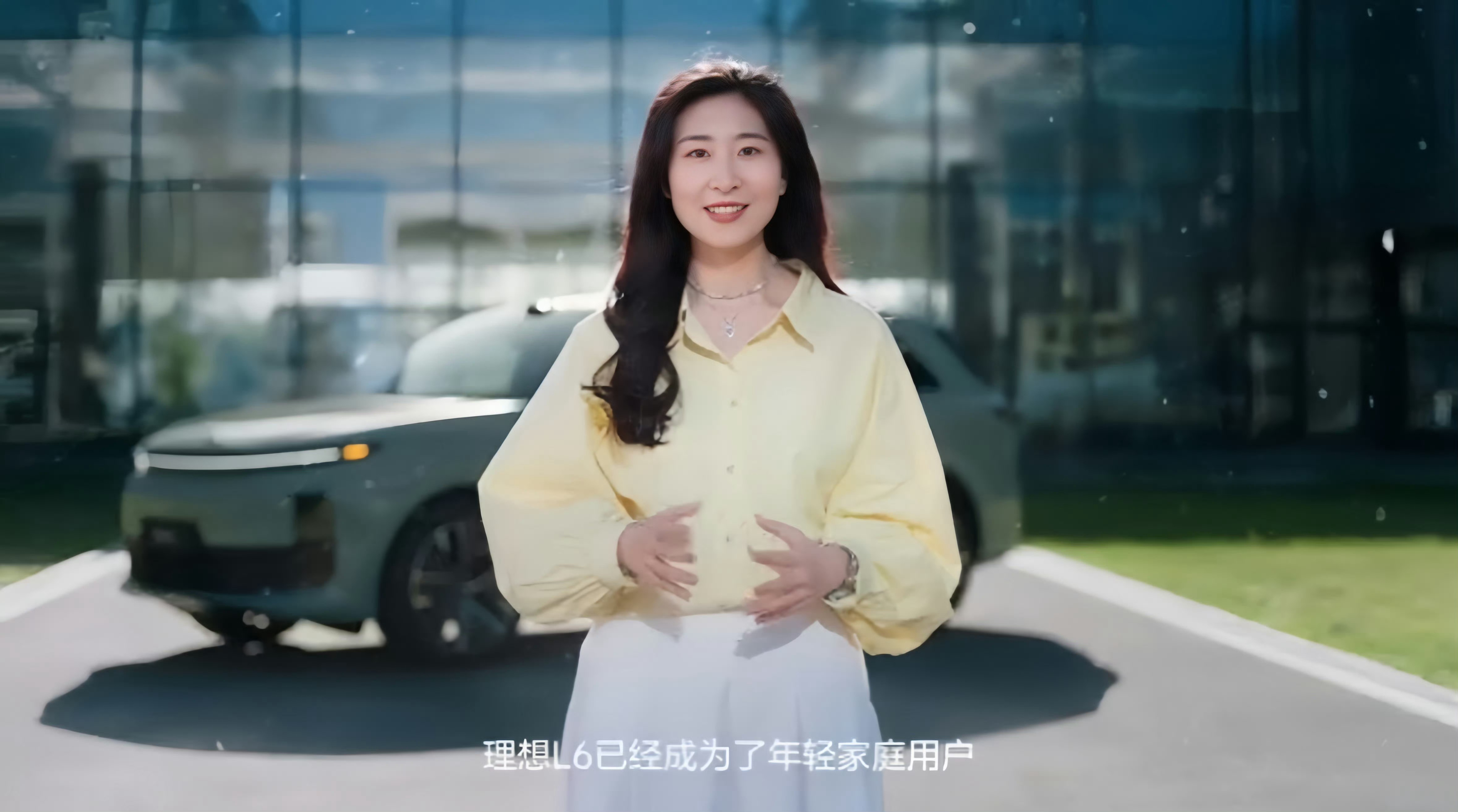 理想发布会形式梦回苹果发布会有点意思，非大佬单纯照着稿子念参数，而是一群做产品的