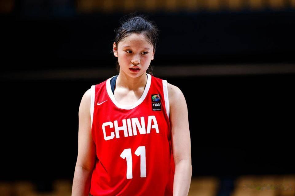 李沅珊C位入选女青世界杯二阵，对比15岁就获得女青MVP的李梦哪个更强，答案其实