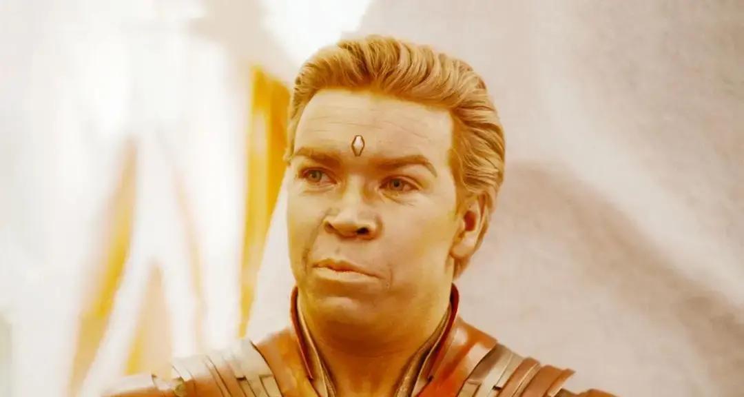 他12岁那年，全世界都嫌他丑。
 
鼻子太大，眼距太宽，演《纳尼亚传奇》那个讨厌