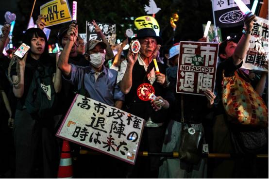 日本彻底垮台已成定局！中美韩三方围堵死磕，支柱产业全崩！汽车、半导体、造船、家电