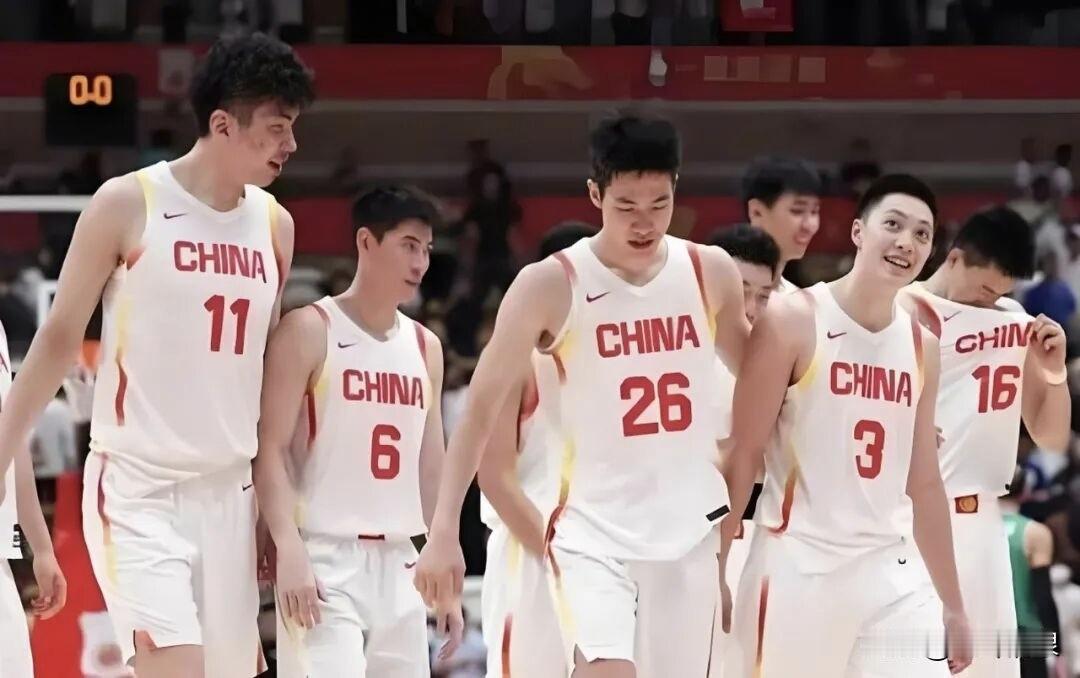 中国男篮画像

其一
中国男篮太新鲜，
比赛就如荡秋千。
赢他一场人就飘，
输个
