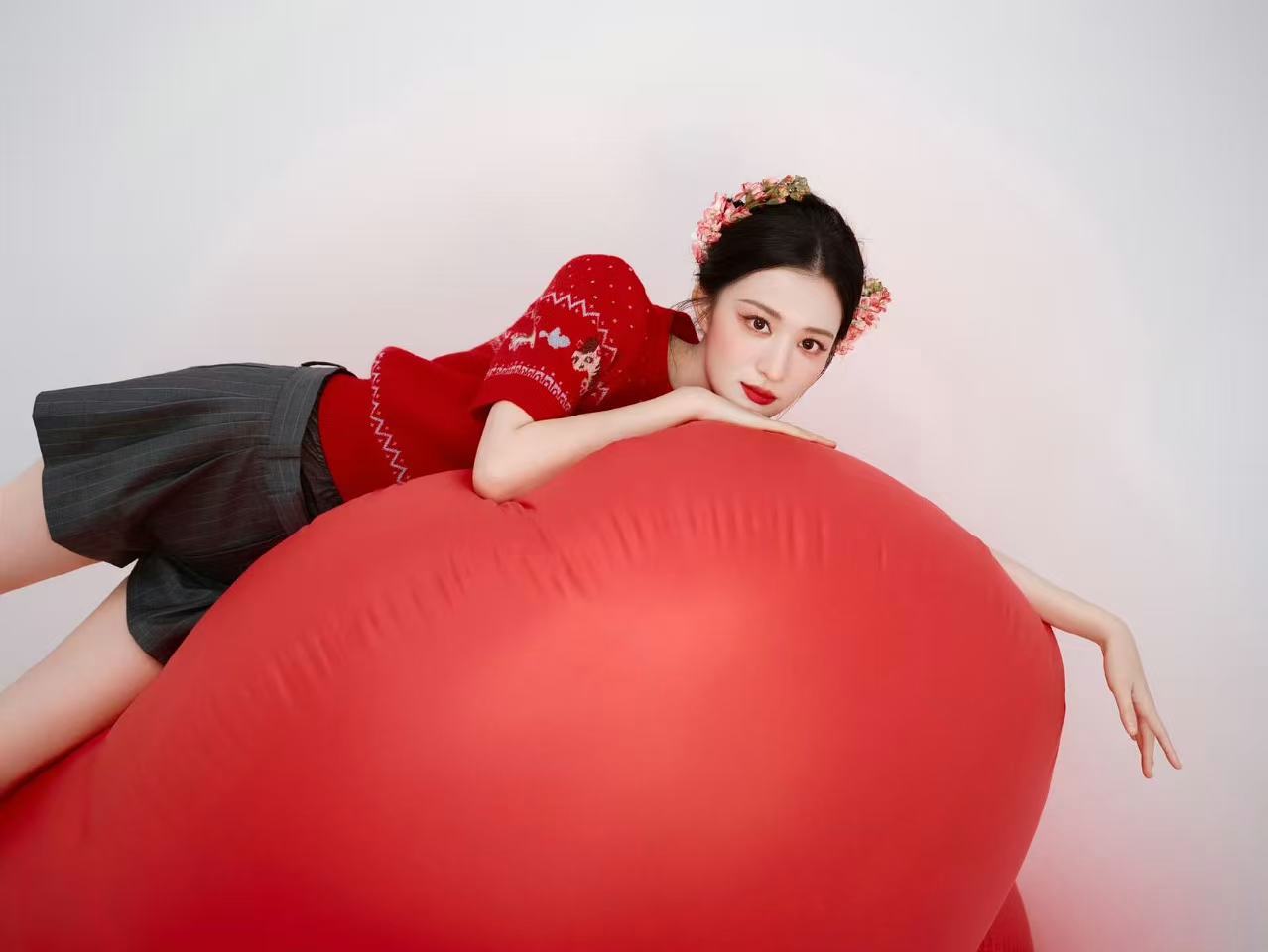 王楚然簪花照王楚然元宵节簪花照🚢儿元宵节快乐王楚然