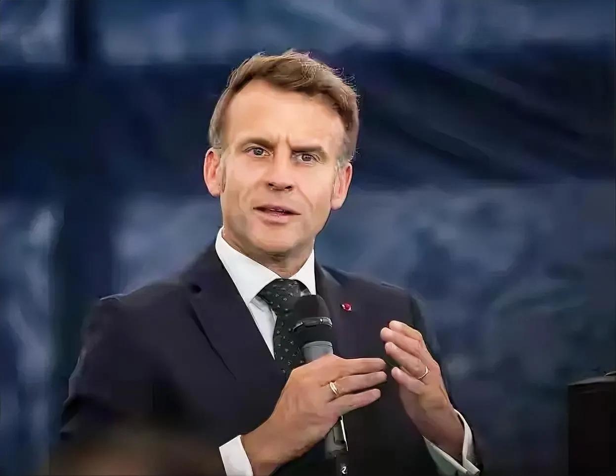 马克龙还说，此次行动在大西洋公海海域进行，得到了包括英国在内的多个合作伙伴的支持
