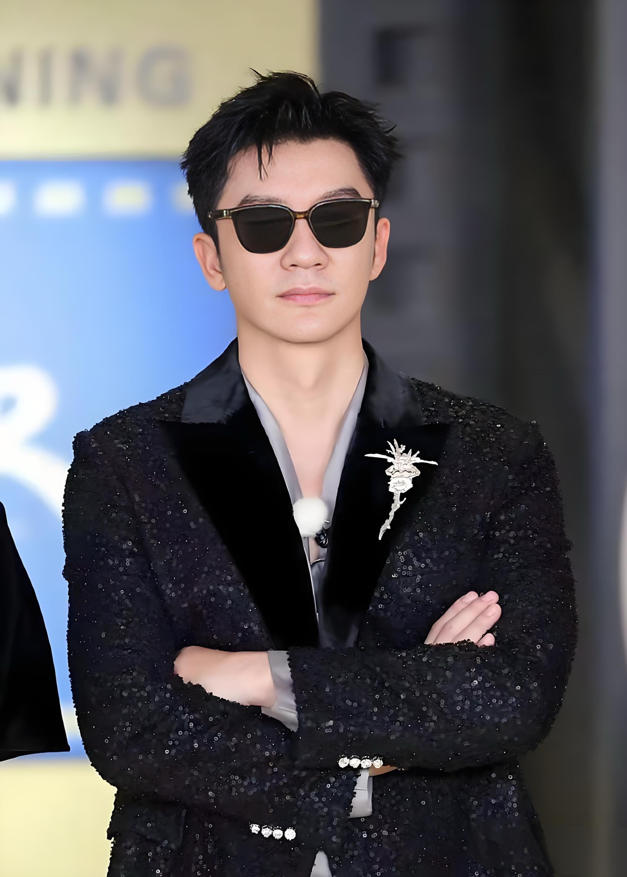 终于知道为什么李晨不拍戏了！ 不是因为没资源，也不是没演技，而是他现在...