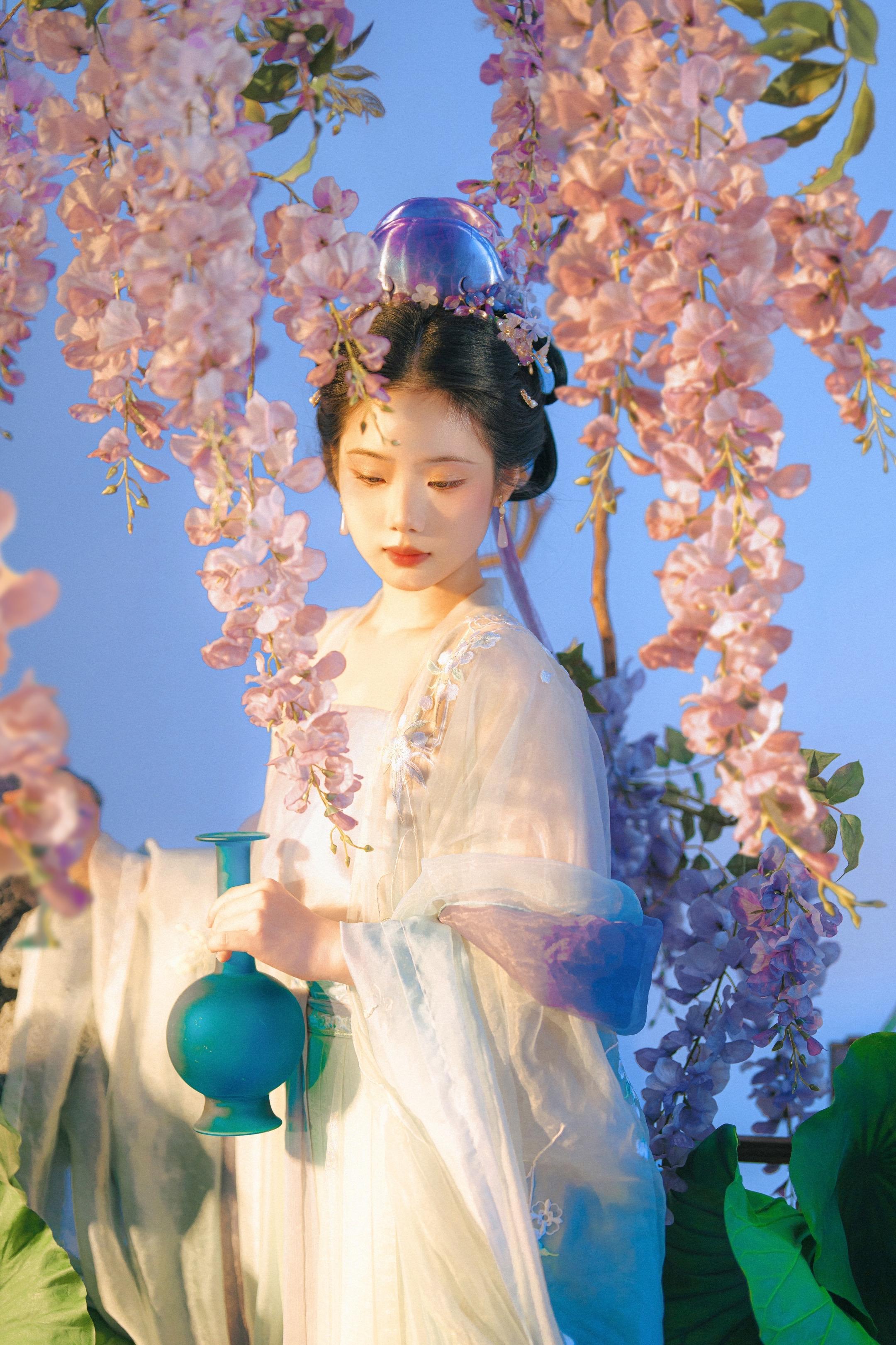 紫藤不语。拍摄:花木集小雨
