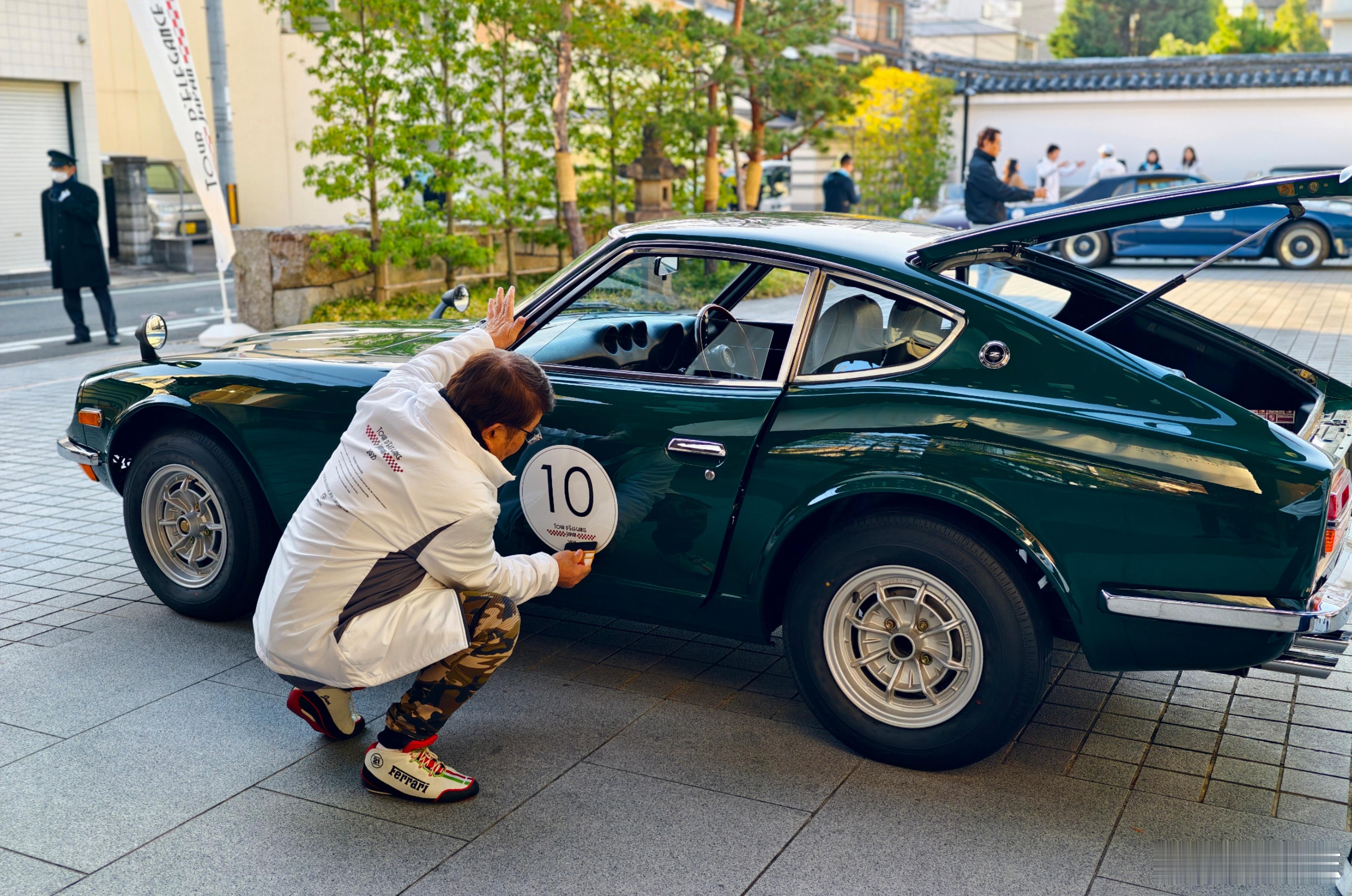 向太 50岁之前不要买豪车 我其实觉得向太这话有点忽悠年轻人了。欧美、日本很多豪