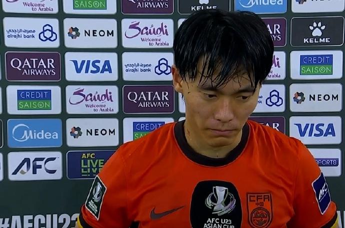 胡荷韬的存在，对于目前边后卫人才贫乏的中国足球，是巨大的福音。

可左可右、比赛