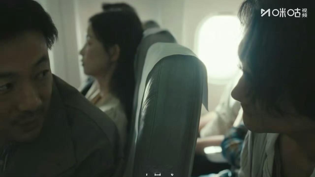 王凯祖峰正面交锋王凯祖峰眼神对峙好带感王凯祖峰的对手戏太有冲击力，正面交锋全程暗