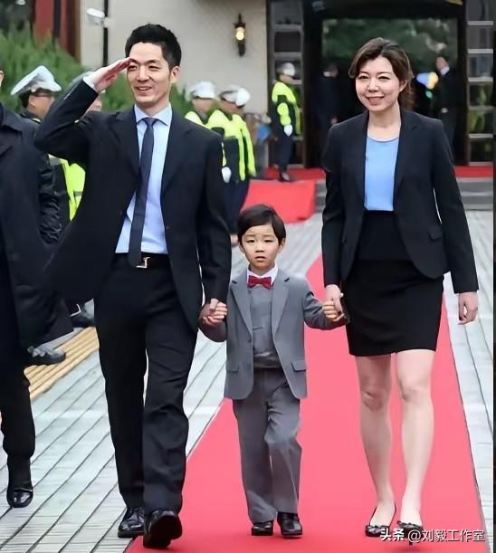 台北市长蒋万安再推新政: 家有12岁以下子女可减少1小时工作时间，而且“减时不减