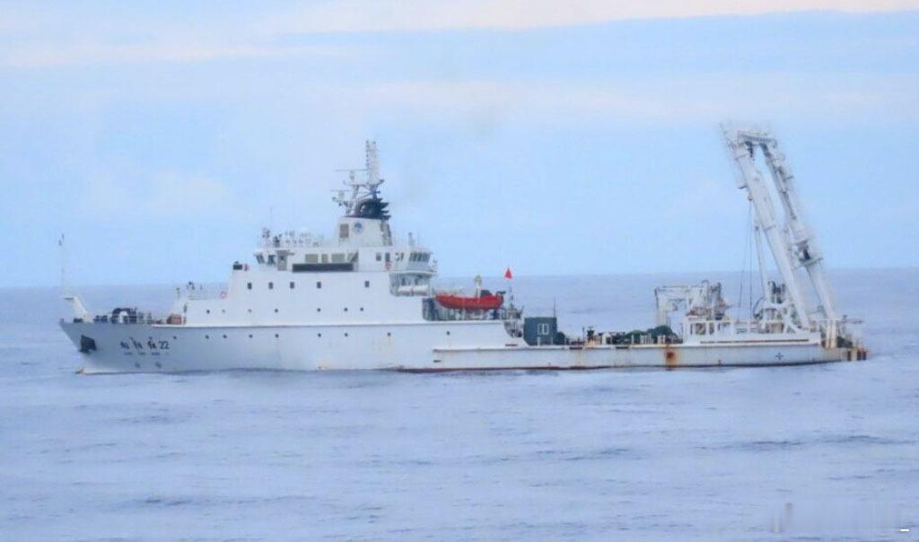 日本海保第十一管区称，中方“向阳红22”海洋调查船自前天起在钓鱼岛附近西南偏西方
