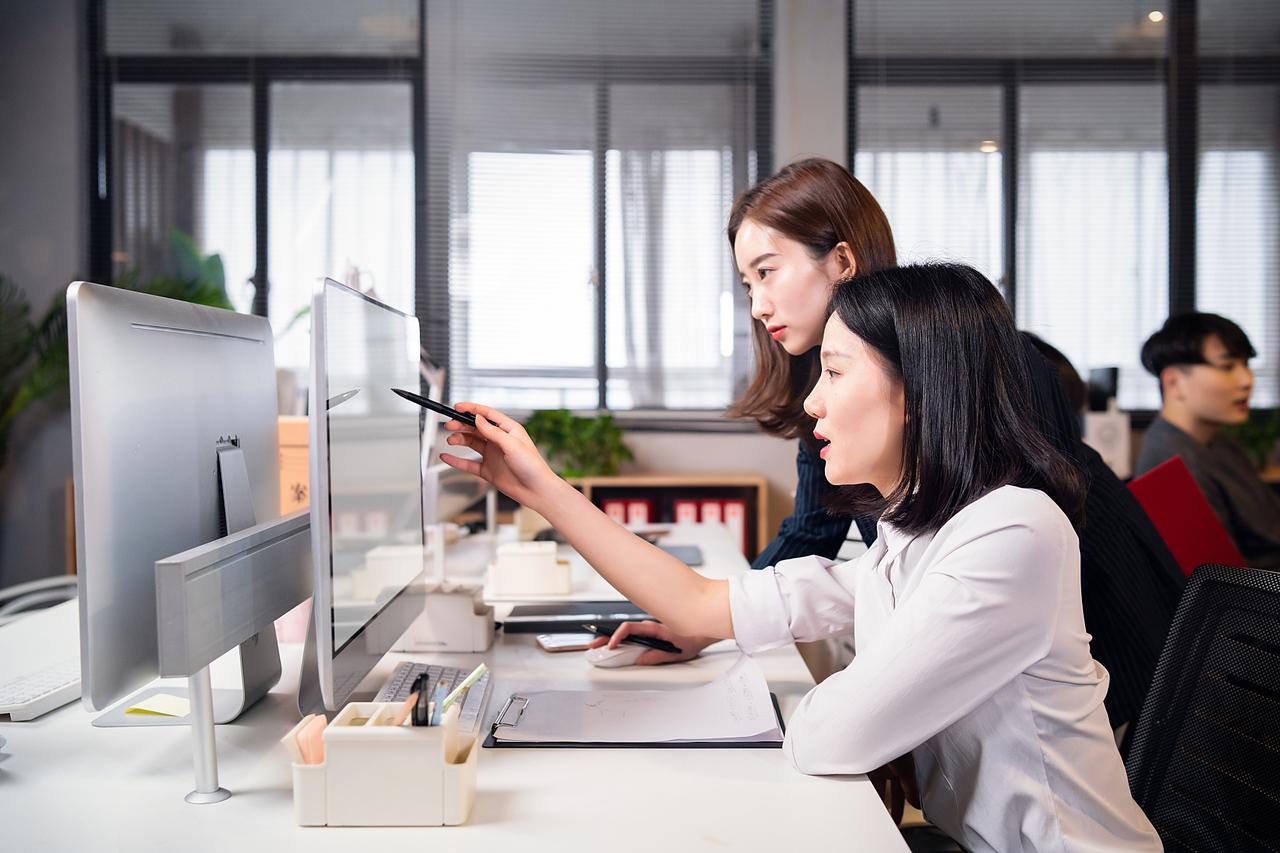 一人一句新年祝福 新的一年，祝大家都能找到一份好工作！初入职场别盲目跟风，得有清