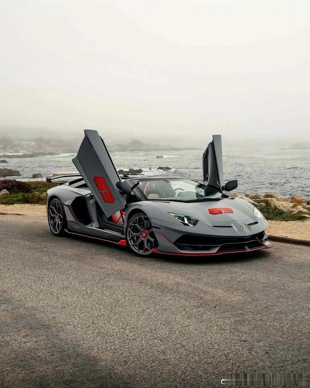 Lamborghini Aventador SVJ 63 Roadster，水泥