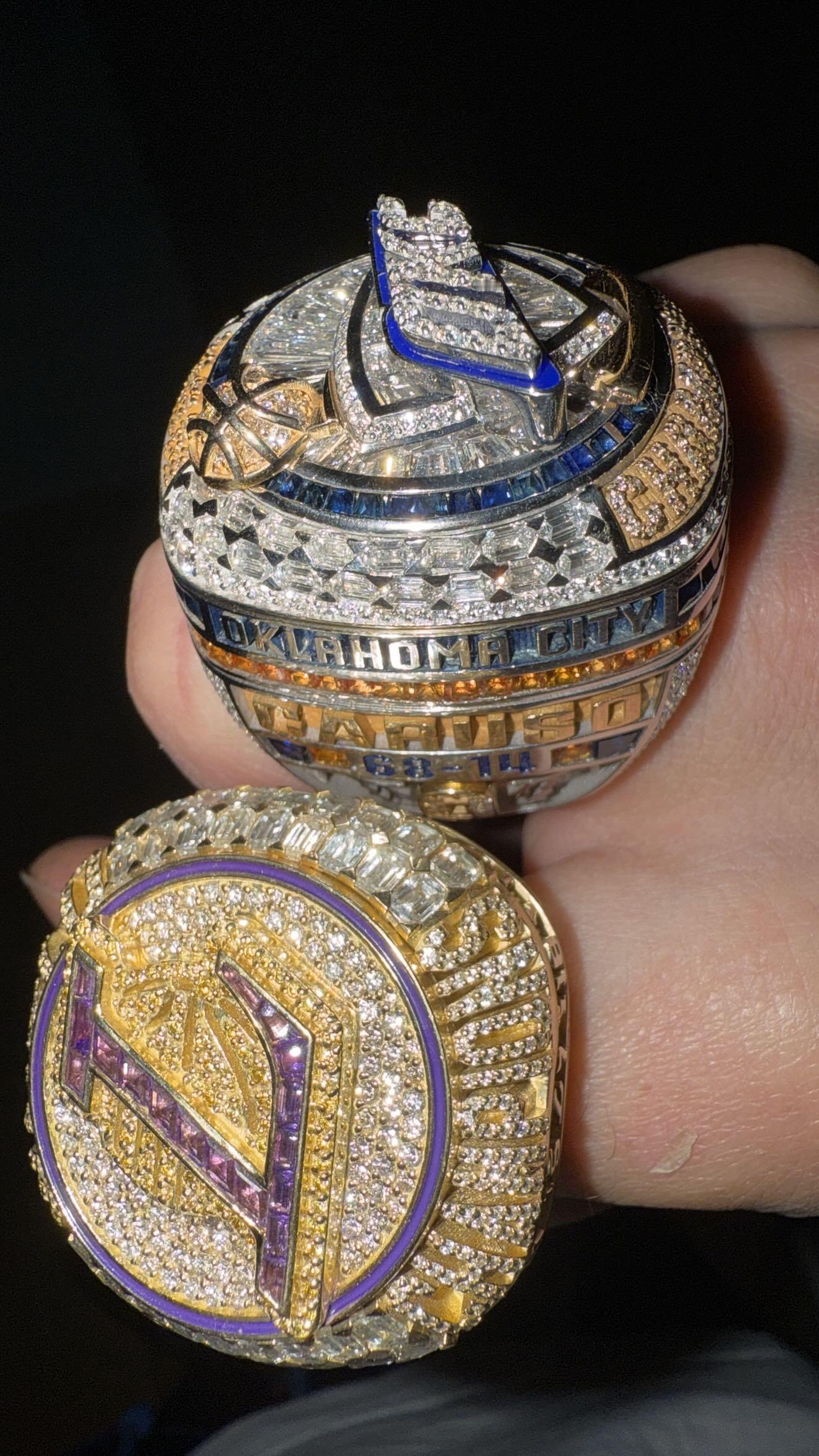 那卡鲁索是两个月内凑齐五枚戒指了