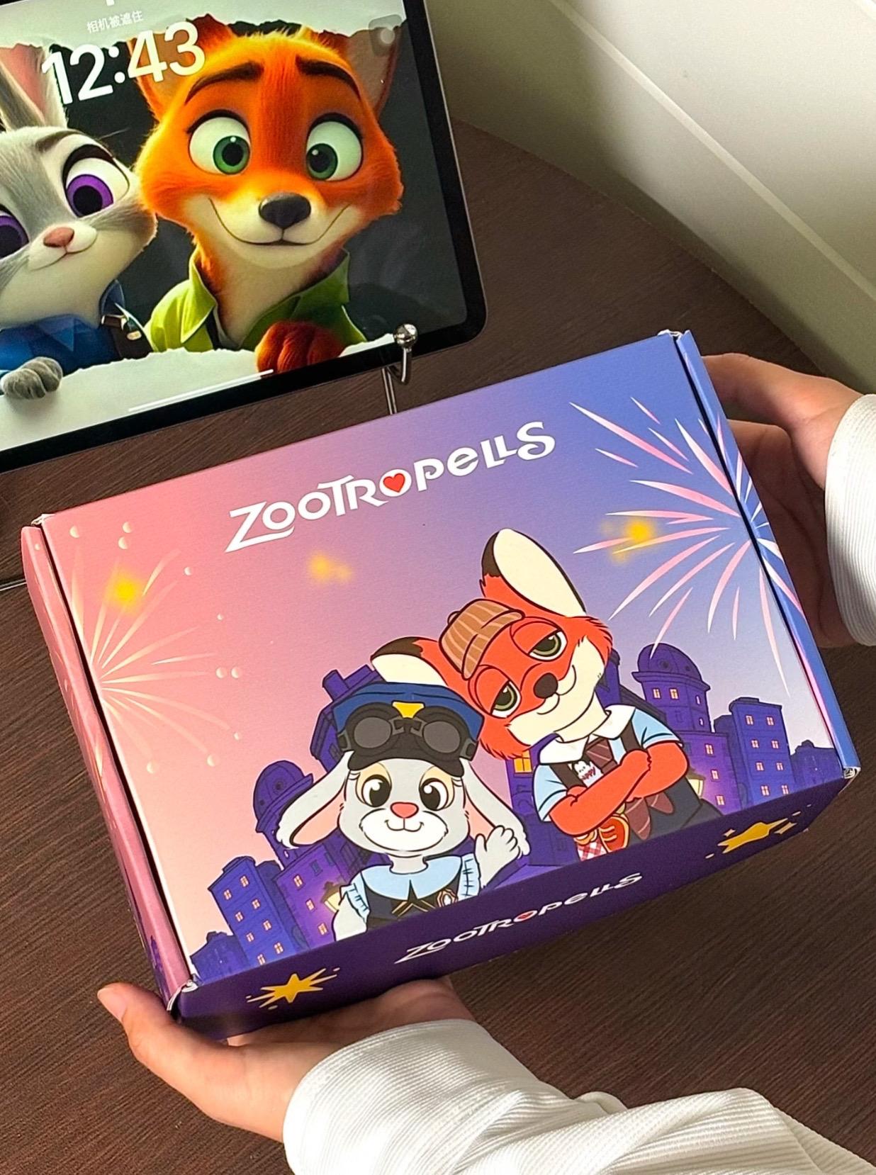 好喜欢这个围巾朱迪和尼克情侣手机壳呀！好朋友凭咱俩的关系给我安排一个不过分叭