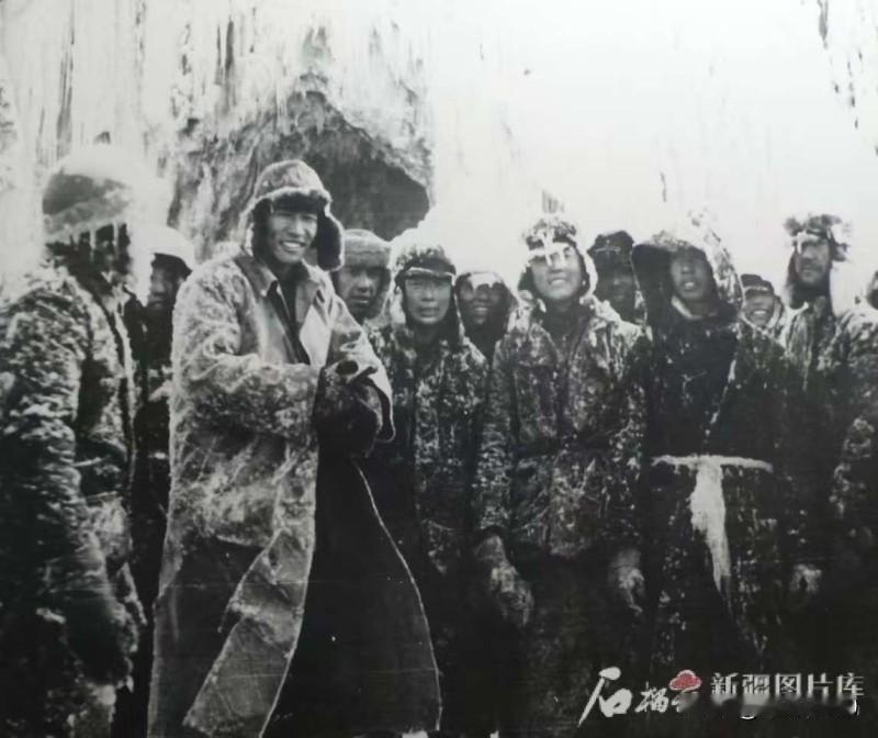 对于今天的石油人来说，这些现场实拍的图片可能不可思议，但是，这不是电影，图片都是