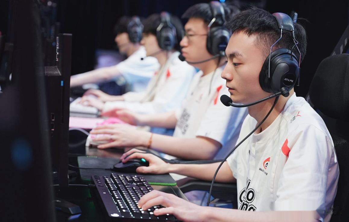 WBG3-0淘汰NRG，晋级4强！theshy和小虎分别单杀，灯皇伤害爆炸
在W