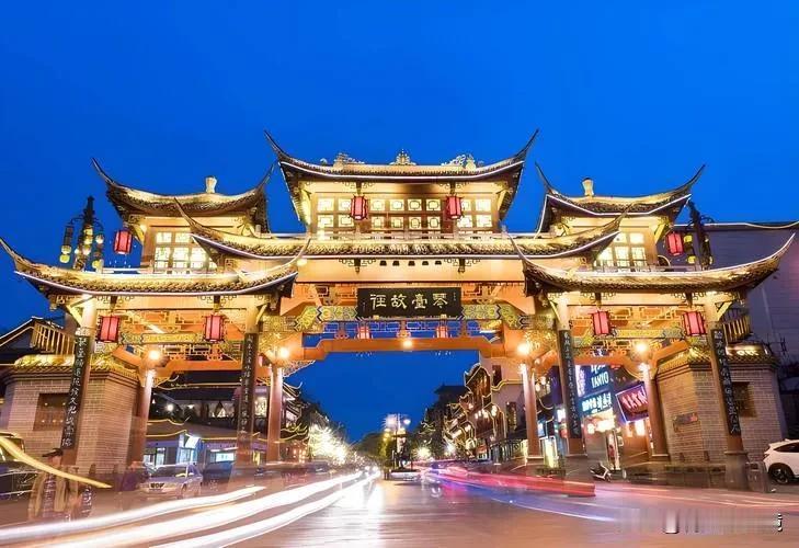 今年国庆黄金周文旅消费图景火热，成都成热门目的地

随着今年国庆黄金周的逐渐落幕