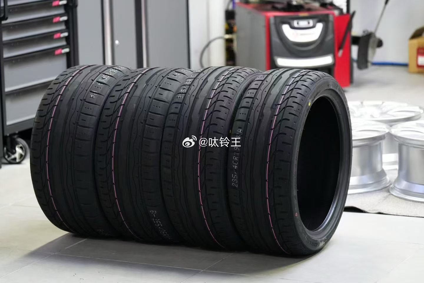 卫途半热熔轮胎FORMULA SPEC Z V-02R 想雨天抓地力不错的 看过