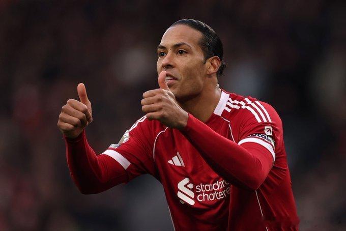 范迪克近日透露，他已向萨拉赫明确表达了希望其留在利物浦的意愿："我当然告诉过他我