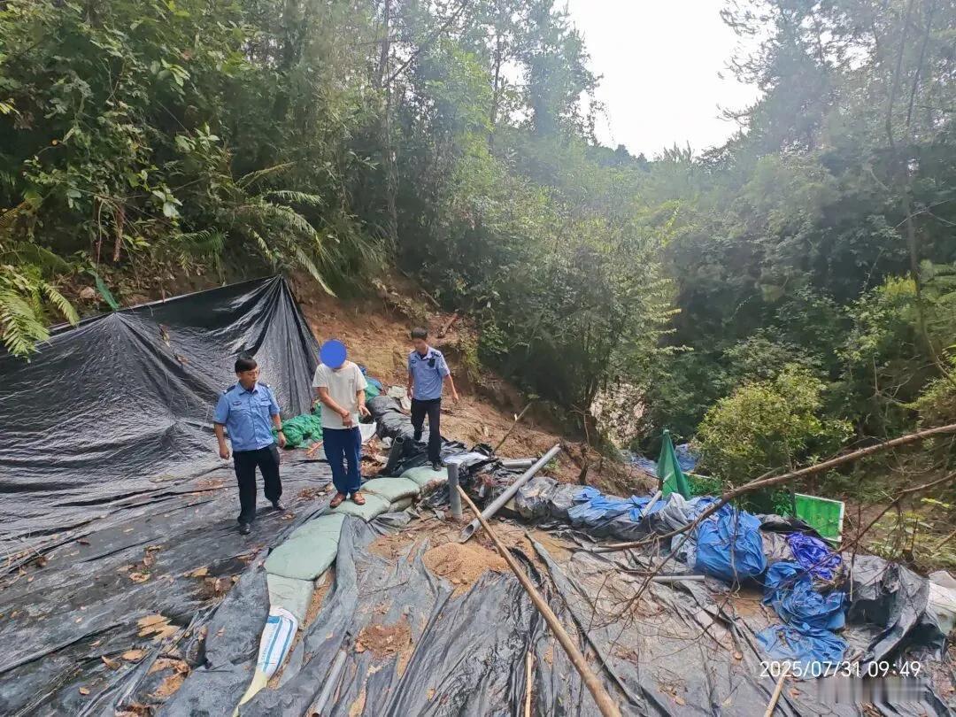 湖南特大稀土盗采案，50吨稀土被“抽血”式盗采，45吨去向成谜：别让战略资源沦为