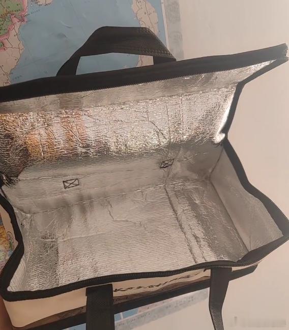 食品保温袋甲醛超标”，很多人把外卖保温袋攒起来重复使用，但检测发现部分产品甲醛超