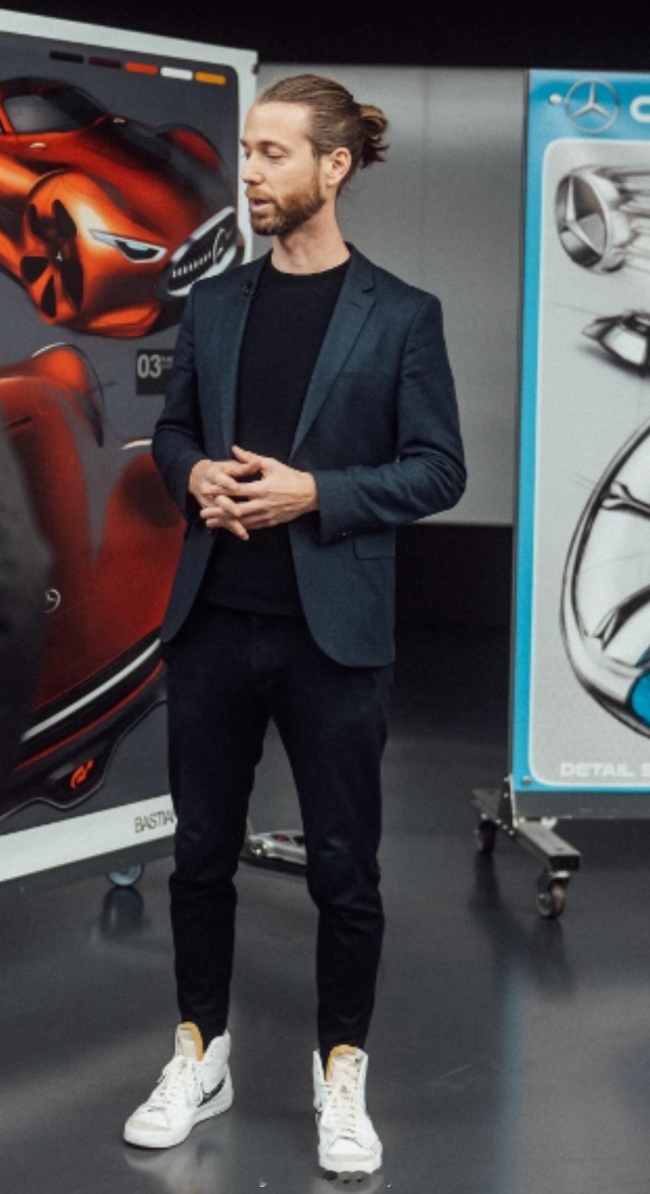 看到海外媒体报了奔驰高层变动新闻现任首席设计总监Gorden Wagener瓦格