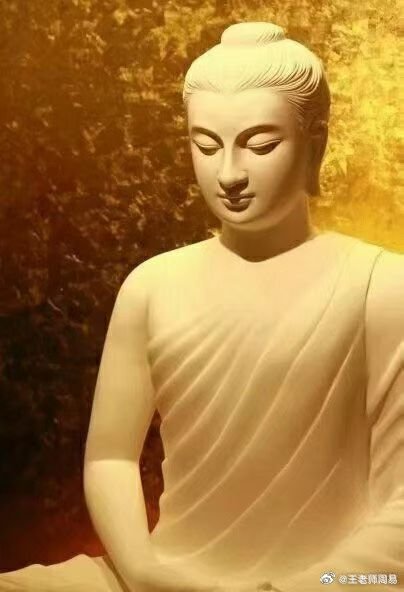 有一个重点：必须注意“都摄六根，净念相继”。回转听自己内心所发出念佛的声音，反观