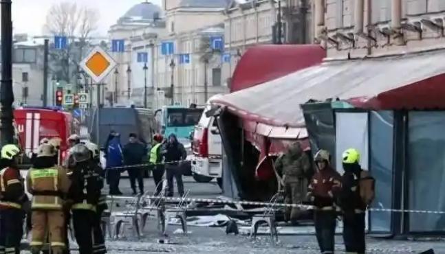 打了快四年的俄乌仗，2026年初直接凸显关键转折，乌克兰无人机把俄控区的咖啡馆、