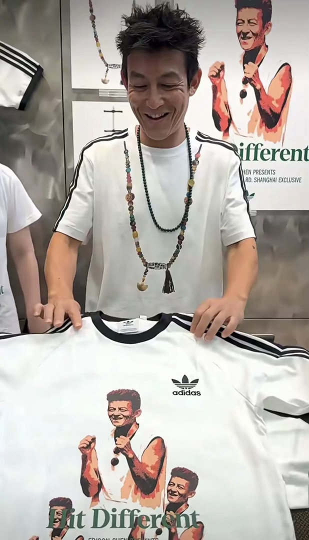 也就比昙花“开”的久了一点点，男星里最没有偶像包袱，最没有容貌焦虑的估计也就陈冠