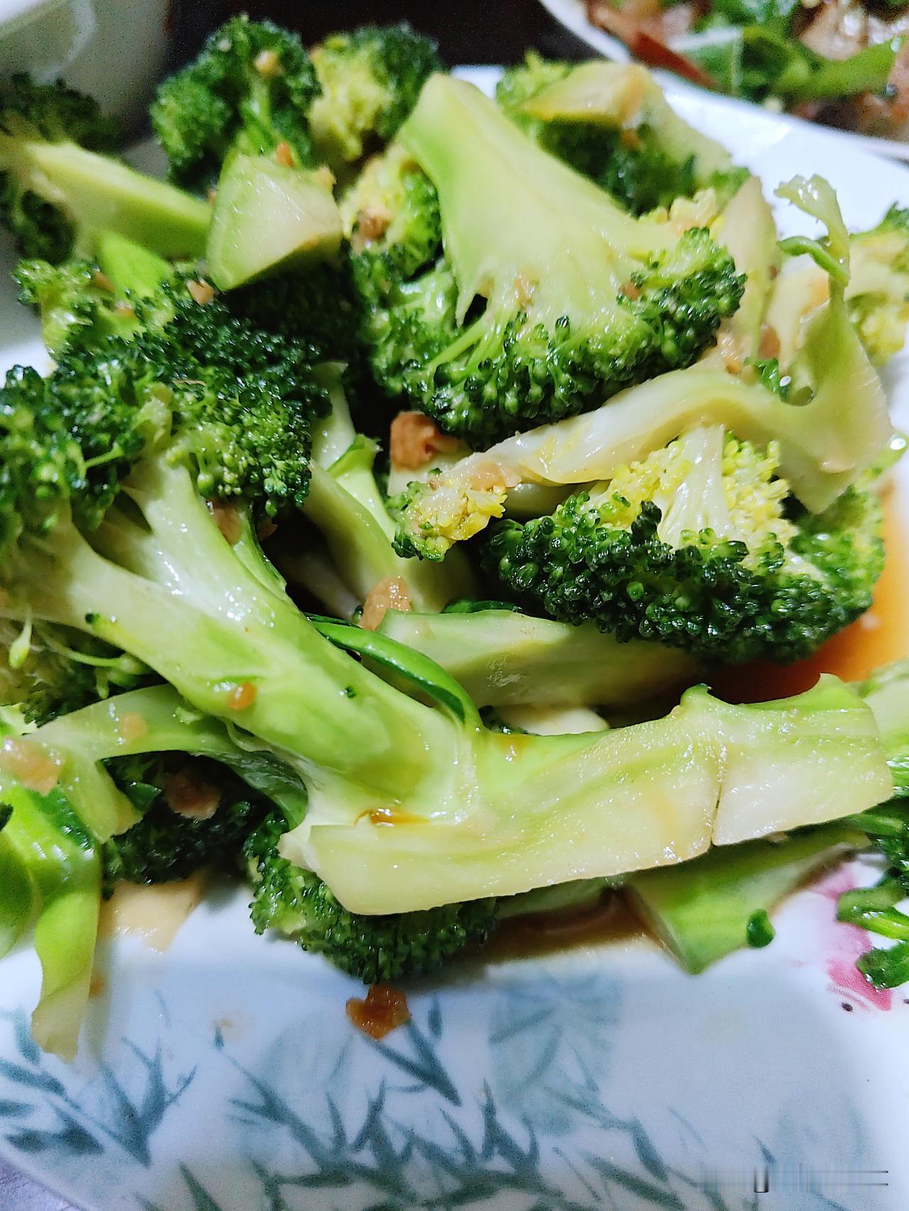 人到中年最透彻的感悟是什么读书是最划算的成长，花最少的成本，走最稳的路。就像躲起