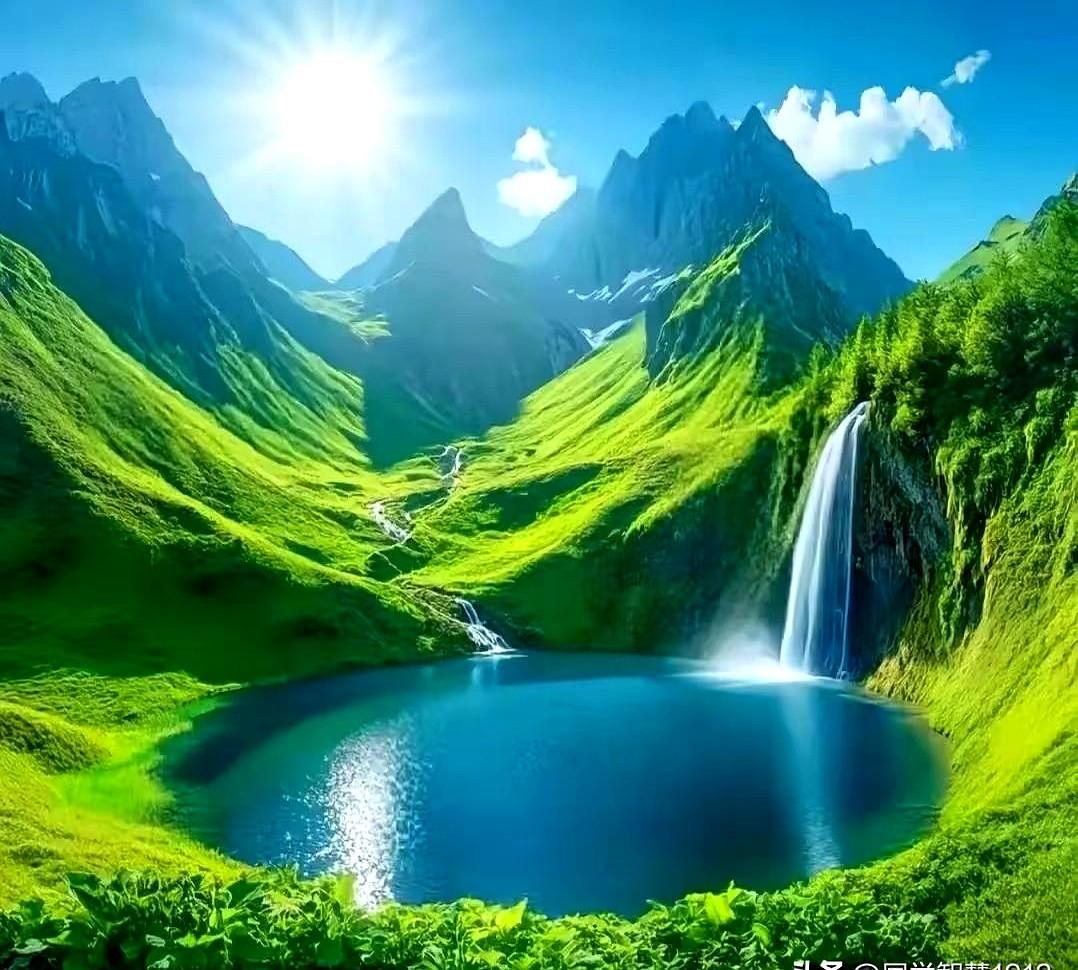 中年人的沉默，不是哑巴，是活明白了。
想起来我那哥们儿，以前在群里吐槽老板能刷屏