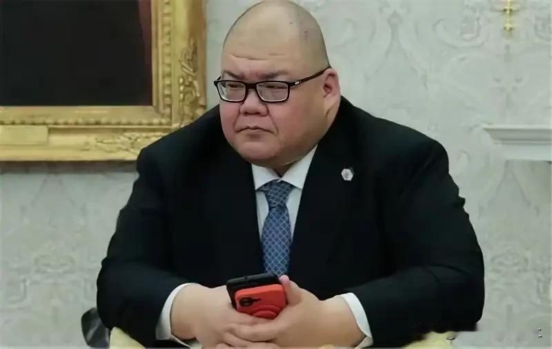 人不可貌相！

想不到，如此规律居然再现白宫！据传白宫通讯主任张振熙，将接任即将