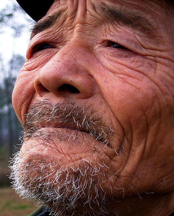 老年人的尊严，是中青年时努力生活的结果
人老了，怎样才能守住尊严

人们常说晚年