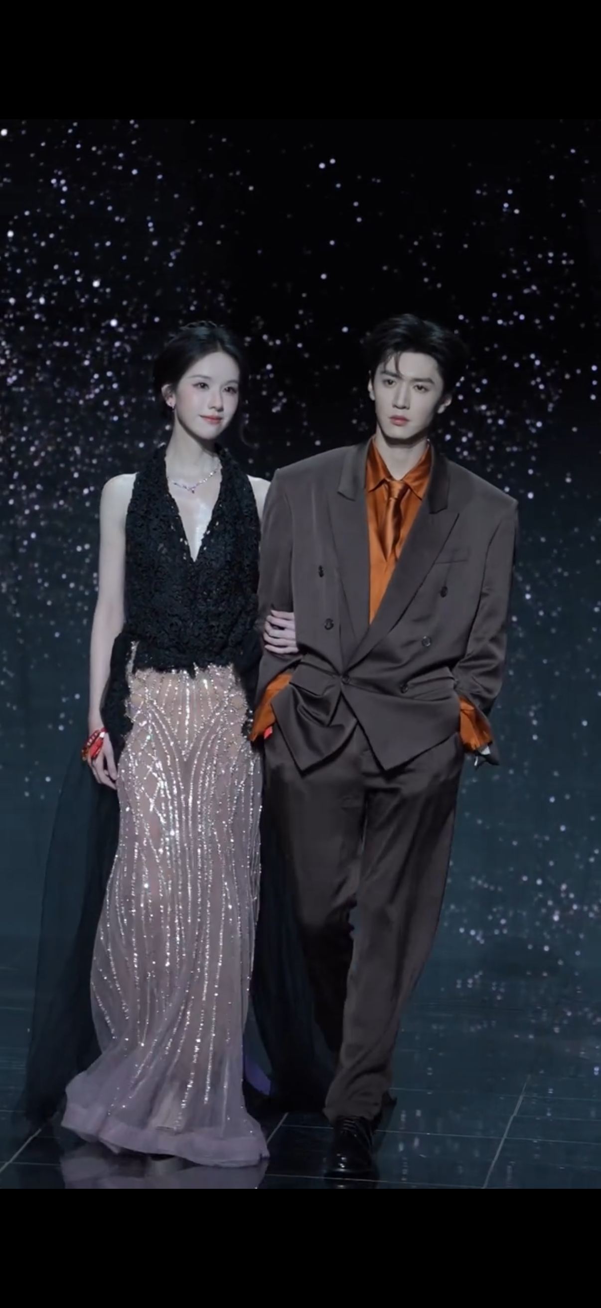 陈都灵旺男主体质实锤陈都灵搭谁谁出圈谁还没get到陈都灵的百搭魔力！清冷气质适配