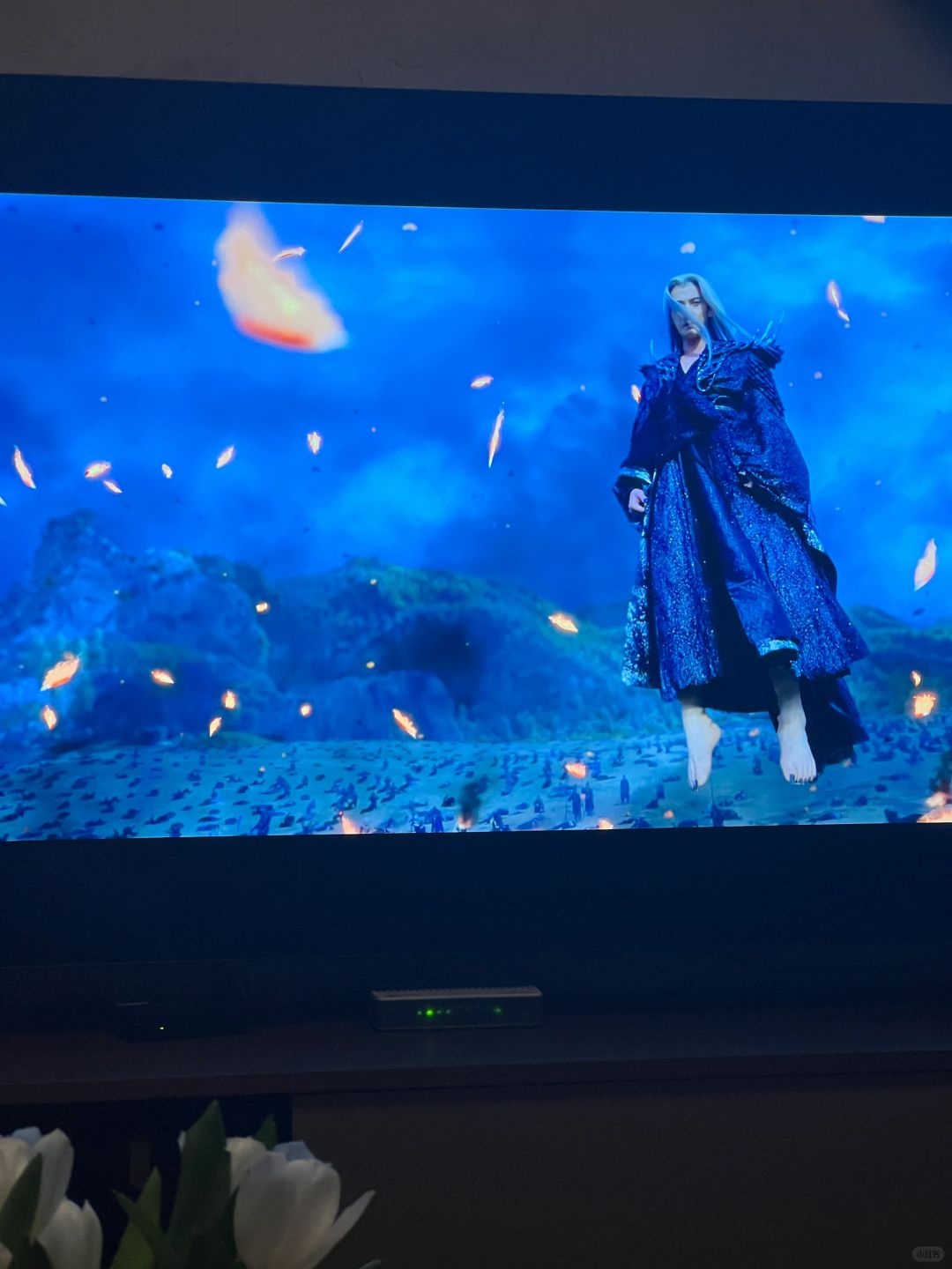 被《烈焰》的特效圈粉了，不过这个赤脚🦶