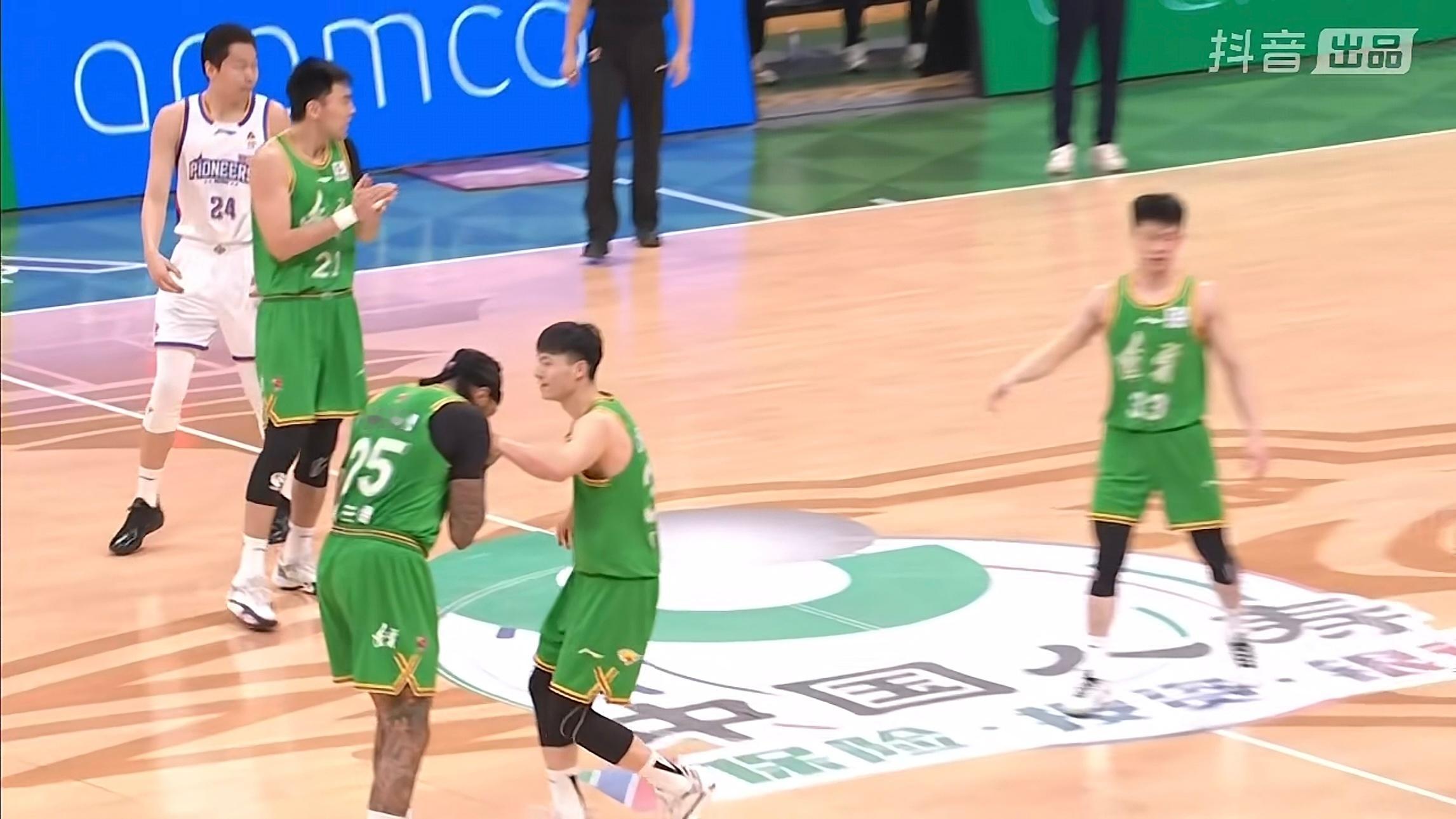 第三节18比2攻击波，亲口。辽宁男篮vs天津男篮