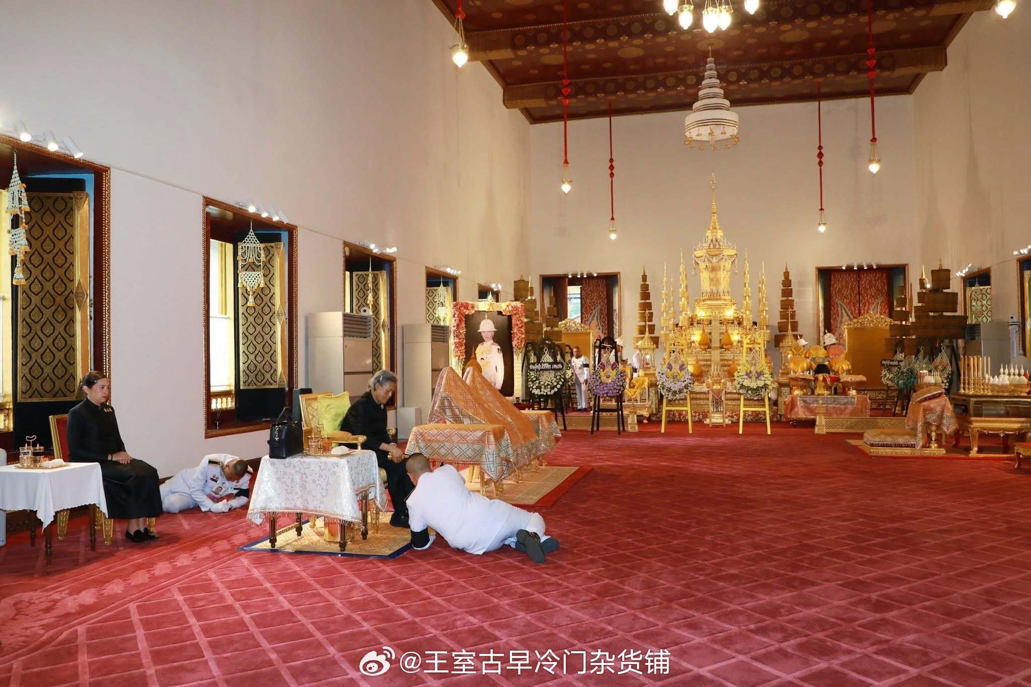 王室王室泰国王室诗丽吉亚 2026年6月14日，上早班的大婶带着诗丽吉亚为帕公主