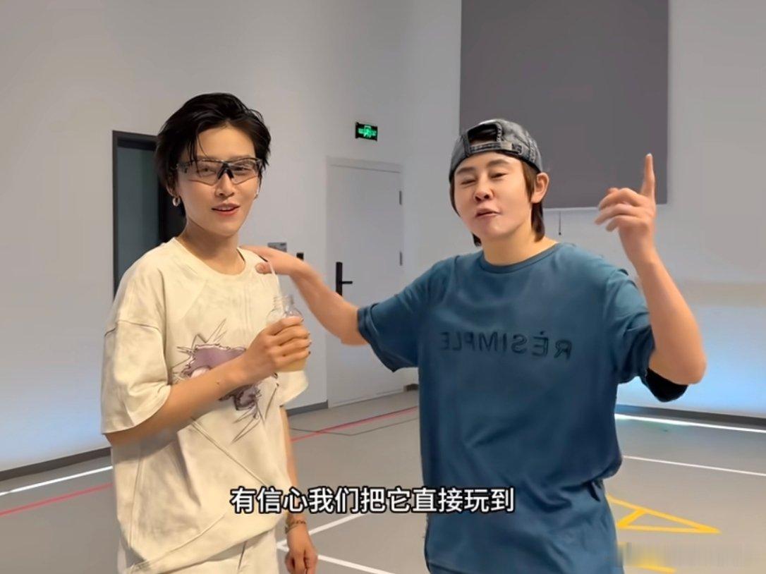 刘雨昕确认参加浪姐总决赛第一反应是王濛的老师来看学生出成绩了👀 