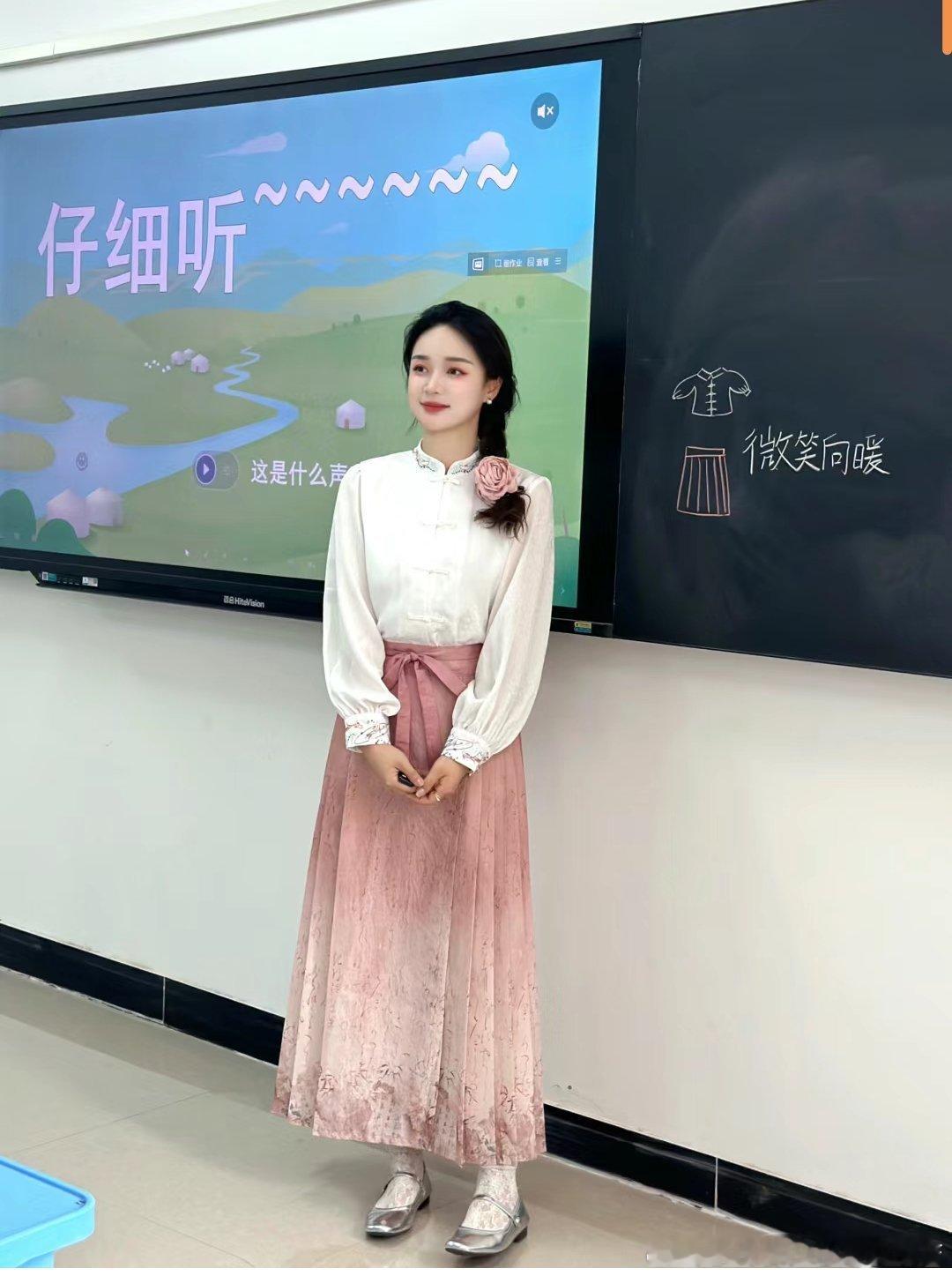我目前认为主市区房价超过1.5万的二线城市，全部还会降价，主市区房价超过6000